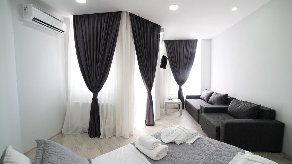 Queen Tamara Apartment Batumi Exteriör bild